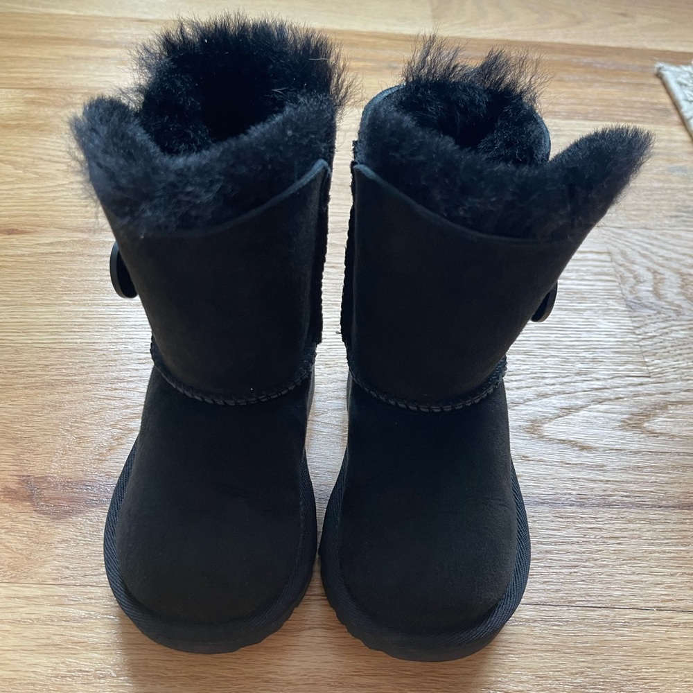 Toddler Bailey Button Uggs